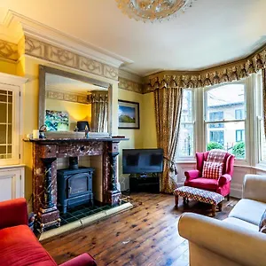 7 St John's Crescent Holiday home York