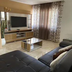 Avenida Apartment Praia
